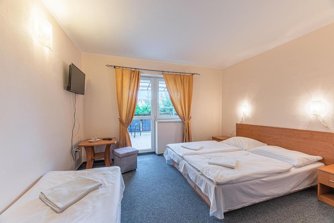Penzion Adak Hotel Parnica Ngoại thất bức ảnh