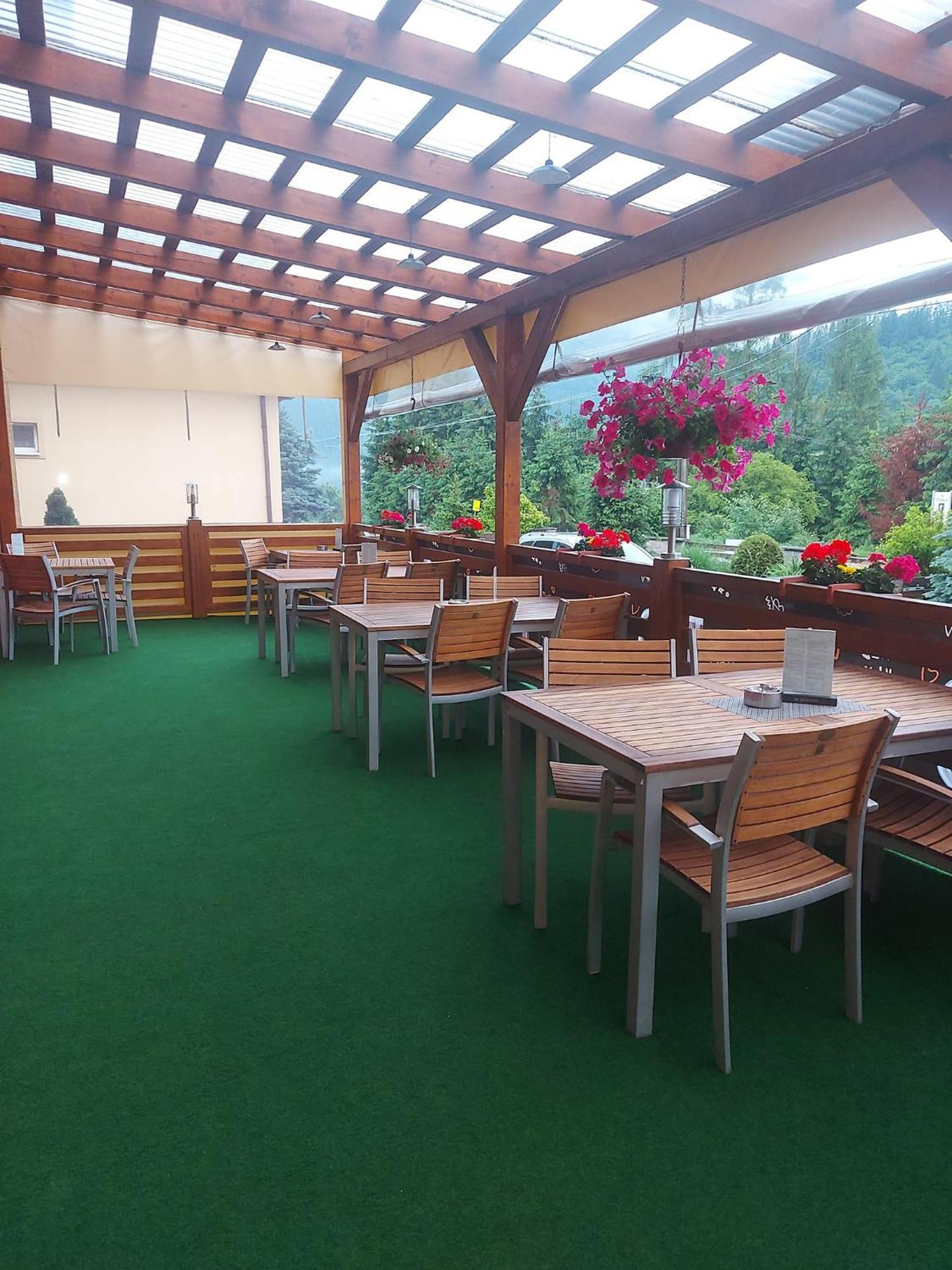 Penzion Adak Hotel Parnica Ngoại thất bức ảnh